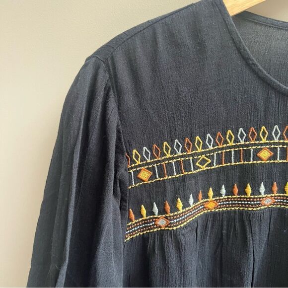 J Jill embroidered boho style flare sleeve top.  Size M - Picture 3 of 7